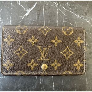 LOUIS VUITTON Monogram Porte Monnaie Billets Tresor Bifold Wallet